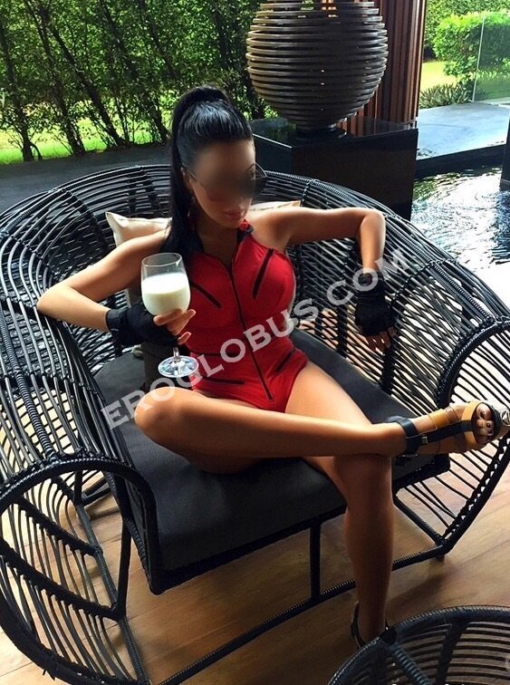 Александра, 29