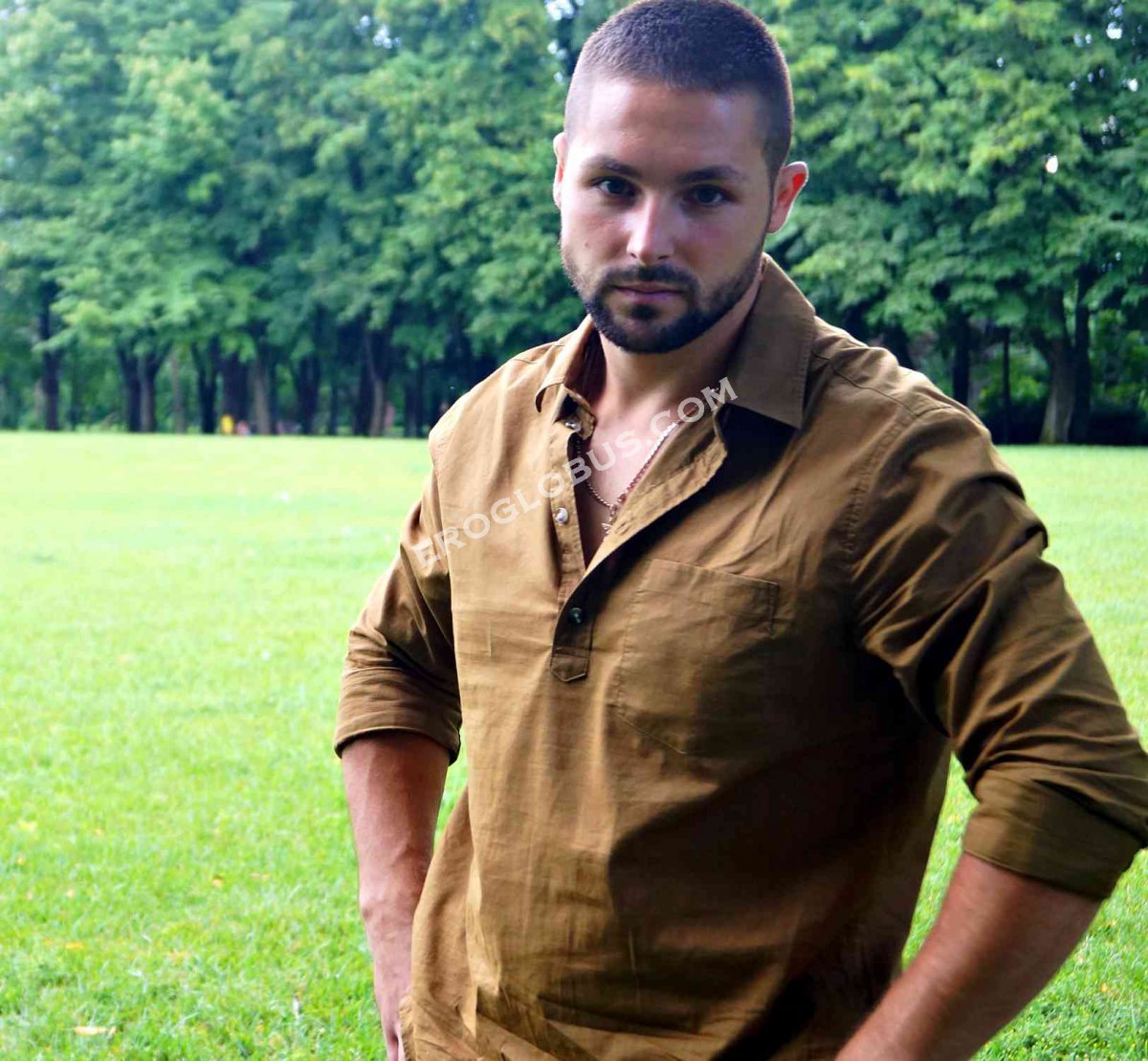 Maks, 29